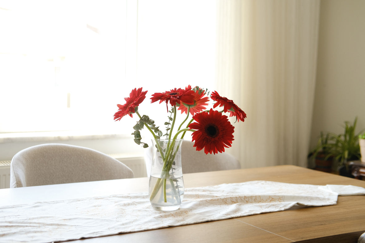 Bring Nature Home: How Flowers Transform Your Living Space